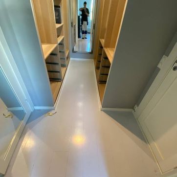 Nylagte fliser i garderobe