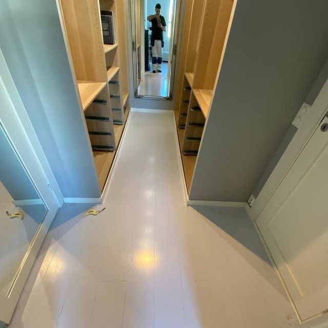 Nylagte fliser i garderobe